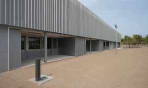 CompactHabit primary school escola primaria CEIP modular concrete formigó acer eMii-CS nou de gaià