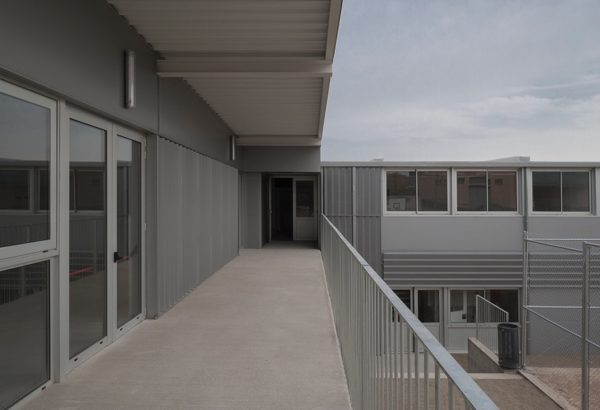 CompactHabit primary school escola primaria CEIP modular concrete formigó acer eMii-CS nou de gaià